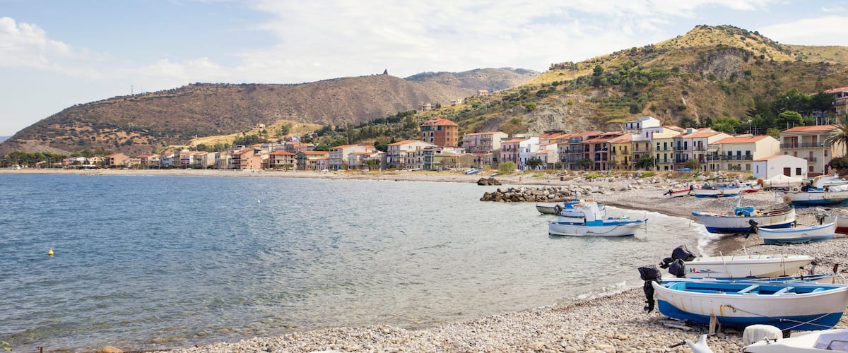 Italy, Sicily, Castel di Tusa, beach and harbor