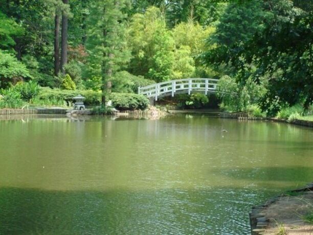 A lovely walking trail around a small lake. Wonderful day trip if you're in that area!