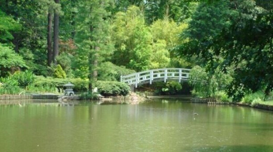A lovely walking trail around a small lake. Wonderful day trip if you're in that area!