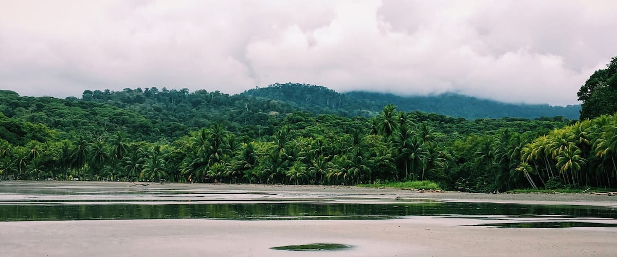 This is the view away from the water. There's something magical about standing on an empty beach, surrounded by the majesty of nature on all sides.
#LifeatExpedia