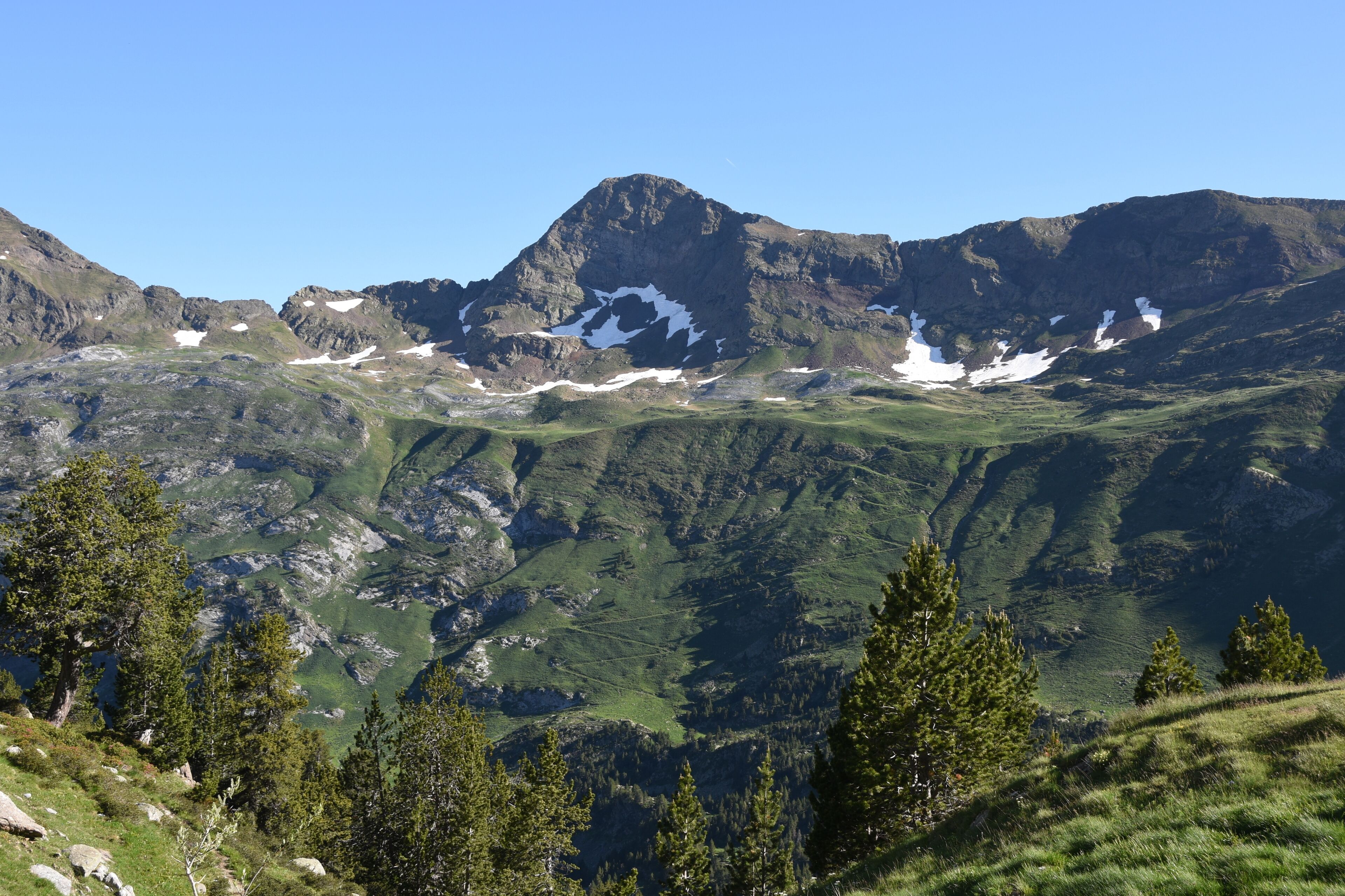Portillóm de Benasque i Pic de la Mina des de la Renclusa. Benasque, Huesca, Spain