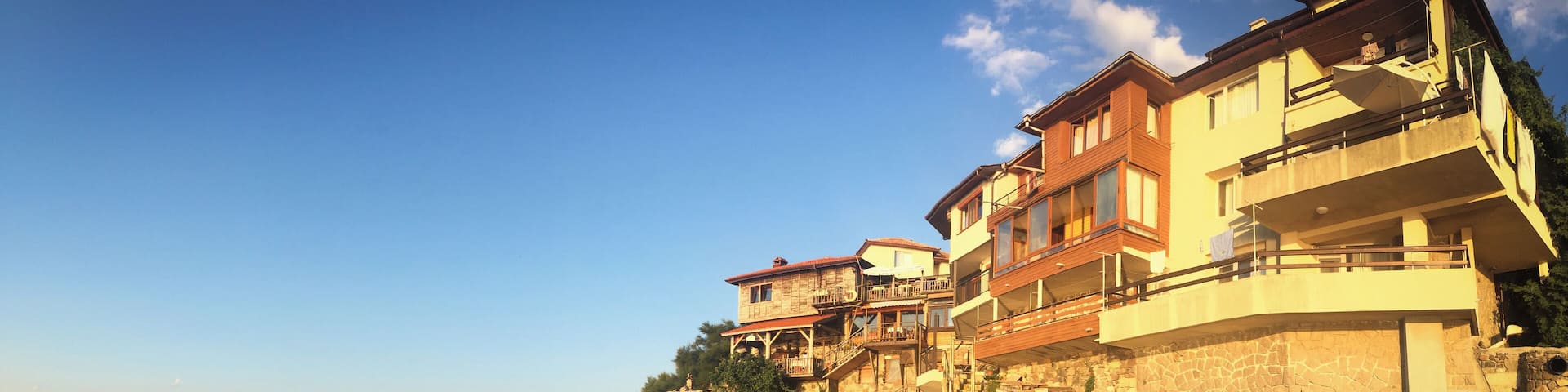 The old houses of Sozopol and something that almost felt like a private beach in the mild heat of one July evening.
#waterlust