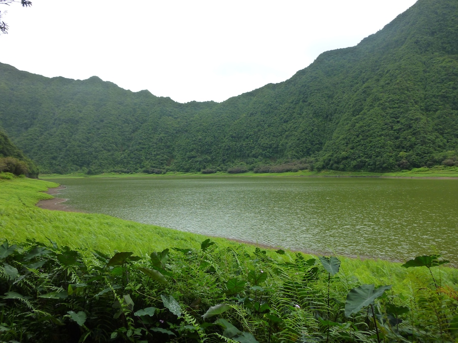 0_Grand_Etang_lake__La_Reunion