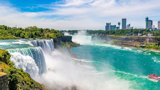 American falls at Niagara falls