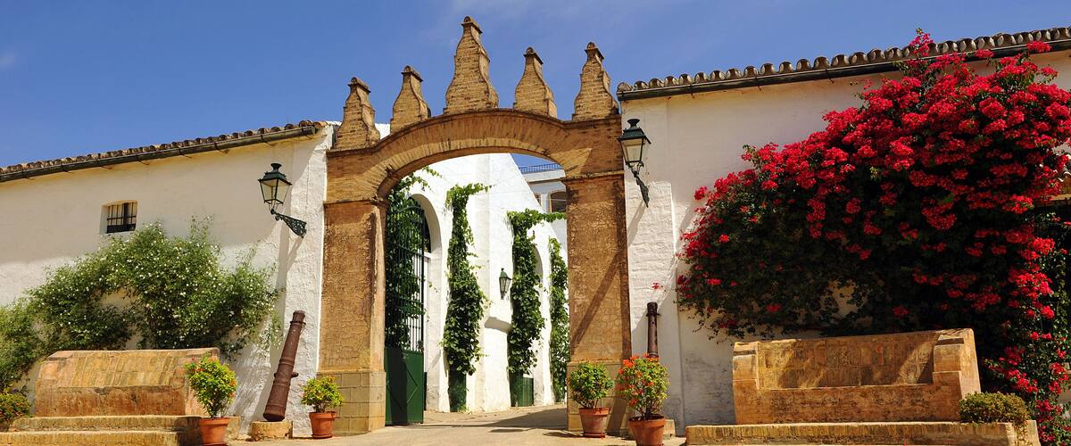 Bodegas Góngora en Villanueva del Ariscal, provincia de Sevilla, España. Cortijo andaluz, hacienda rural