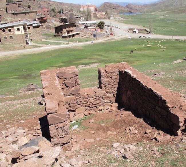 The ruins of small homes are still used as shelters by the shepherds who graze their sheep here during the summer.  I was here in May 2017, and our guide said that this area was still usually covered with snow at this time.
https://davenotravels.blog