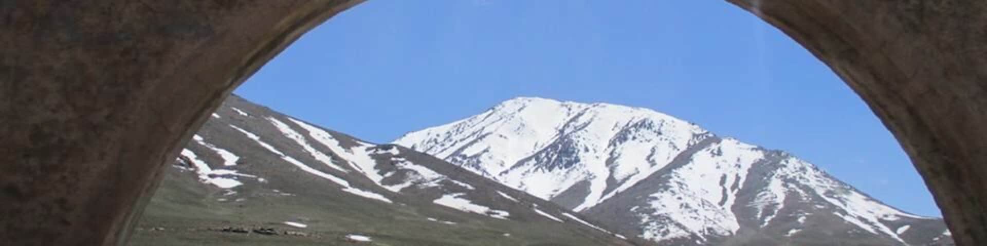 I found a single span of this bridge on this lake that did not have graffiti scribbled all over it.
So I laid down to frame Mt. Toubkal in this shot. I should probably print postcards.
#culture #nature
davenotravels.blog
