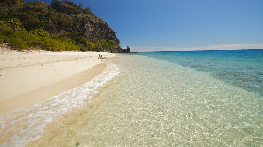 Mamanuca Islands showing tropical scenes, a sandy beach and landscape views