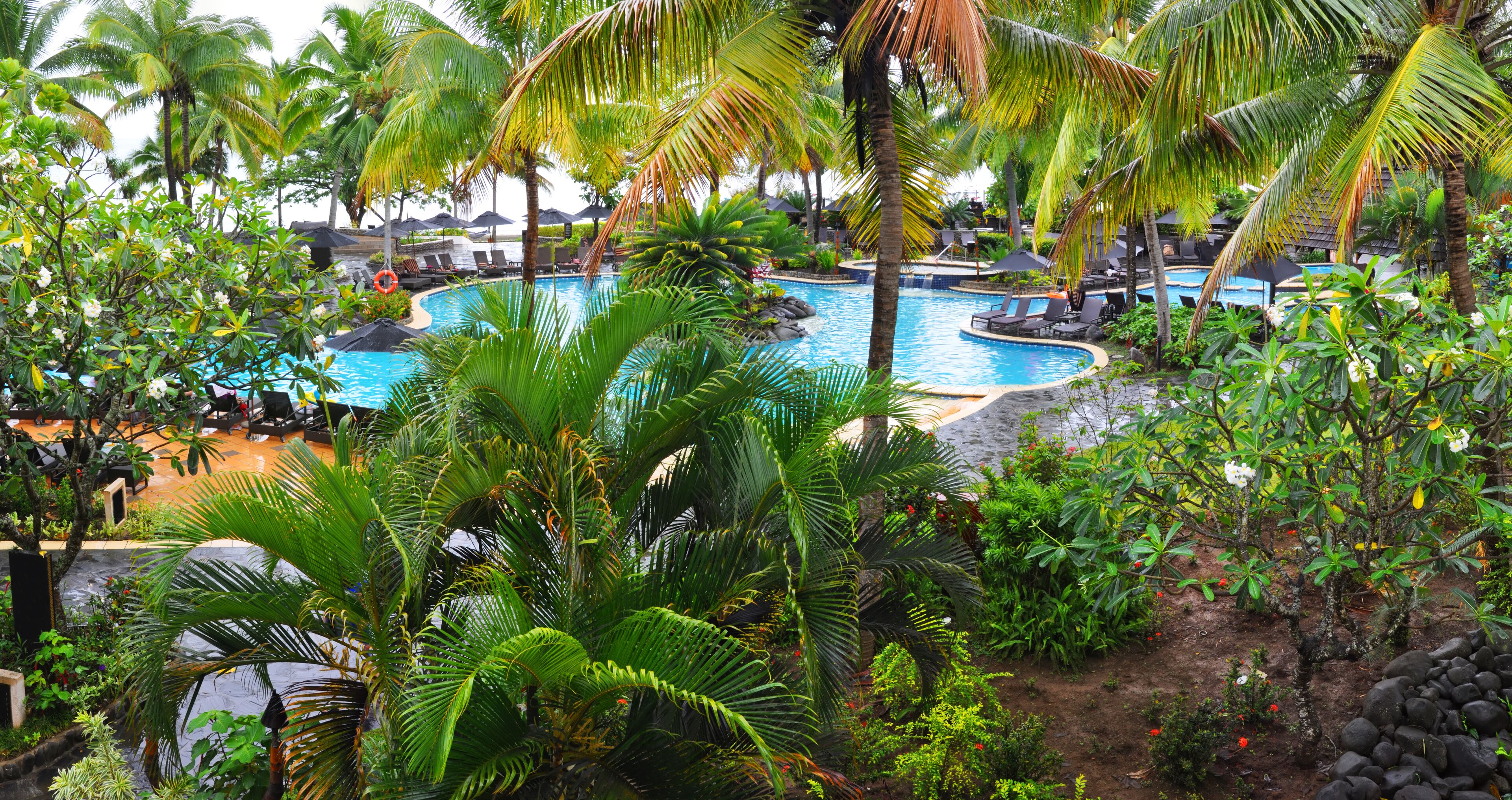Resort Garden & Pool Panorama