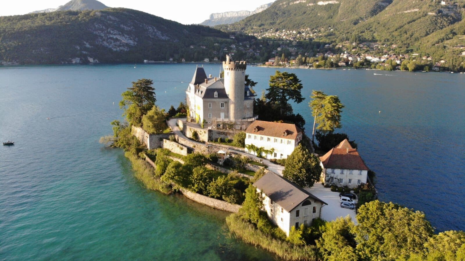 There is a lovely little park just before you get to the Chateau where you can relax and go for a swim.