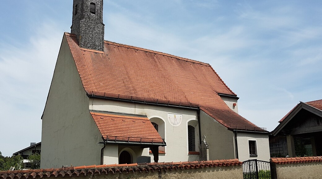 Siegertshofen (Egling), Kapelle (Filialkirche) St. Elisabeth, stattlicher spätgotischer Bau, um 1797 barockisiert.