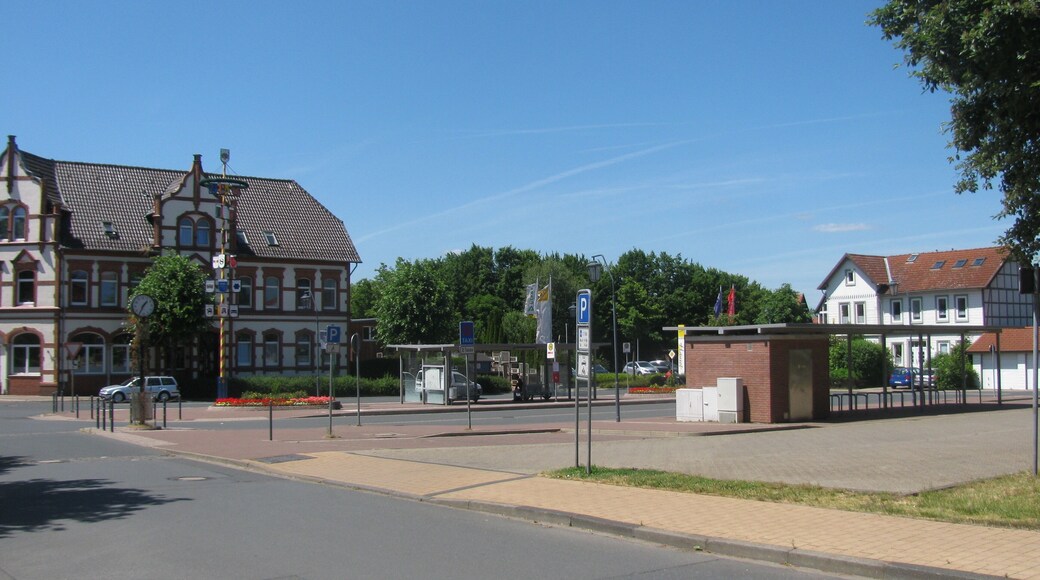 die Bushaltestelle ZOB an der Hindenburgstraße in Bockenem