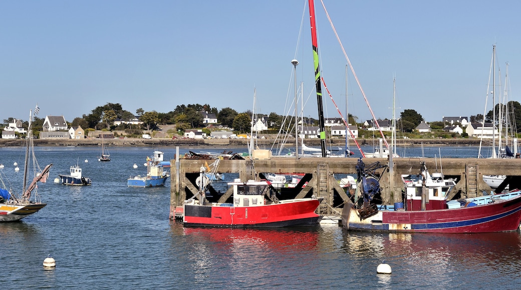 Panorama of port of La-Trinite-sur-Mer, commune in the Morbihan department in Brittany region in north-western France, Shutterstock ID 175347605, Purchase Order: -
