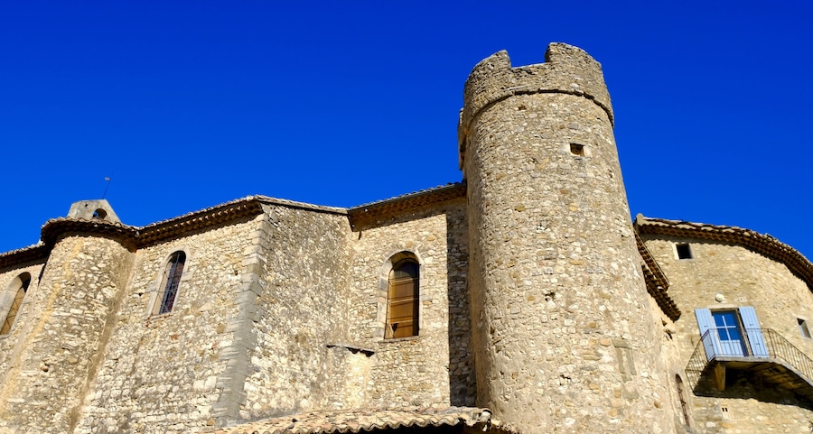 RAMPART CHATEAU ROUSSET LES VIGNES DRÔME FRANCE