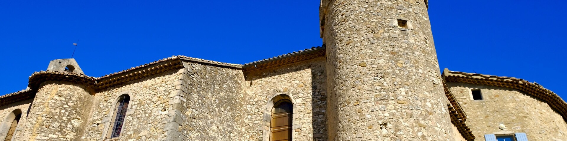 RAMPART CHATEAU ROUSSET LES VIGNES DRÔME FRANCE