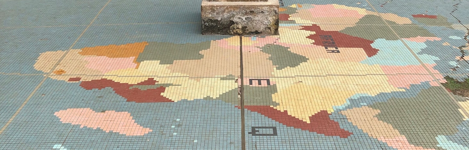 If you come here, you can take pictures straddle the equator.