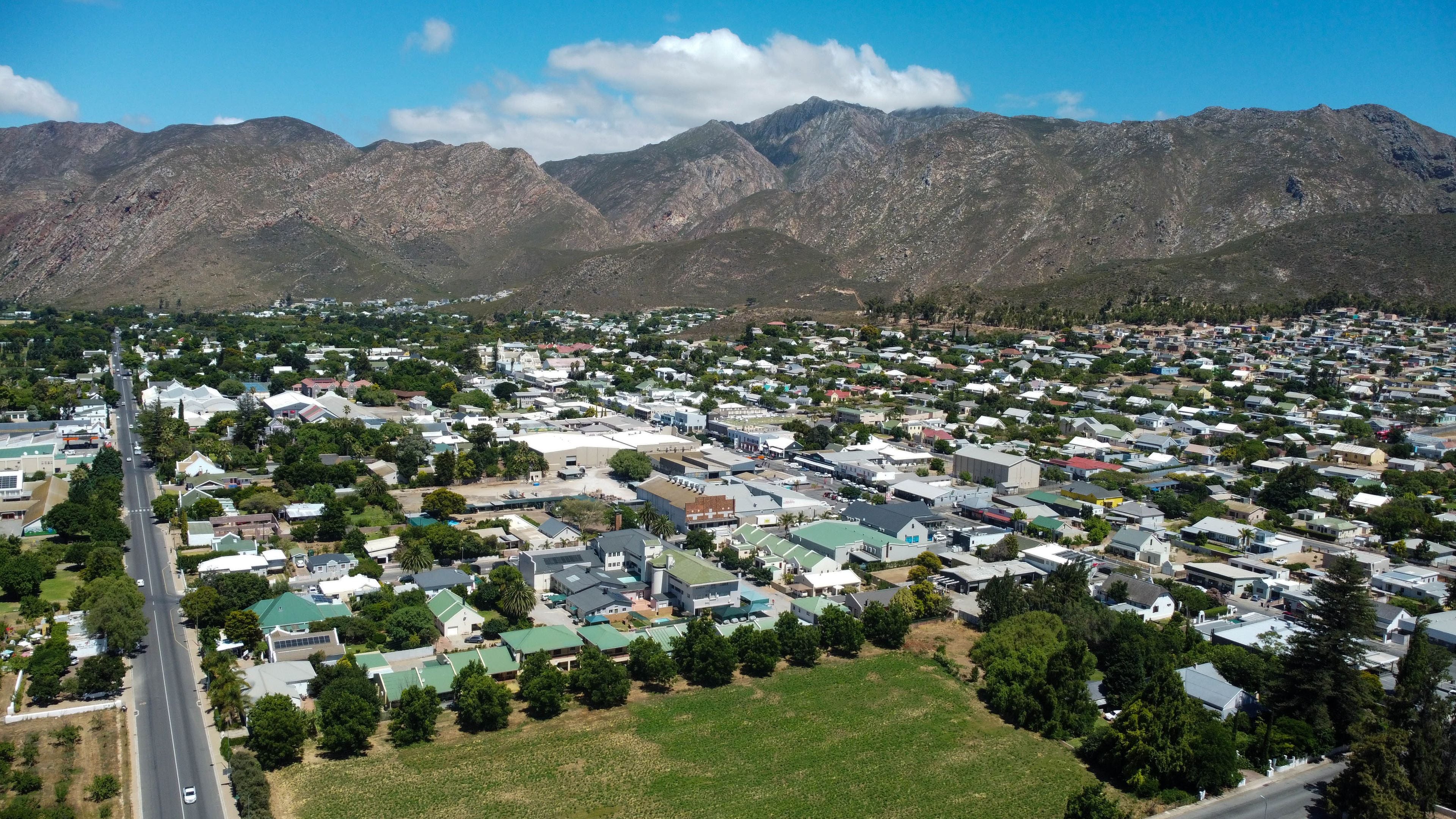 Aerial view of the town of Montagu, with Langeberg Mountain Range, the broader Cape Fold Belt, in the background.