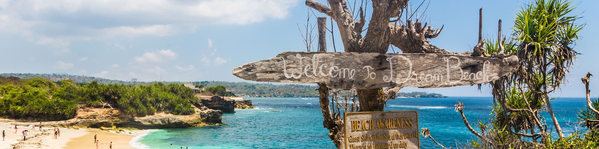 Dream beach in Nusa Lembongan island, right of the coast of Bali in Indonesia. The island is much less developed than Bali.; Shutterstock ID 560923228; Purchase Order: SP-2026; Order Number: SP-2026 Go Guide images research for Bali (Indonesia); Client/Licensee: Hotels.com; Other: Lee Ban Twan