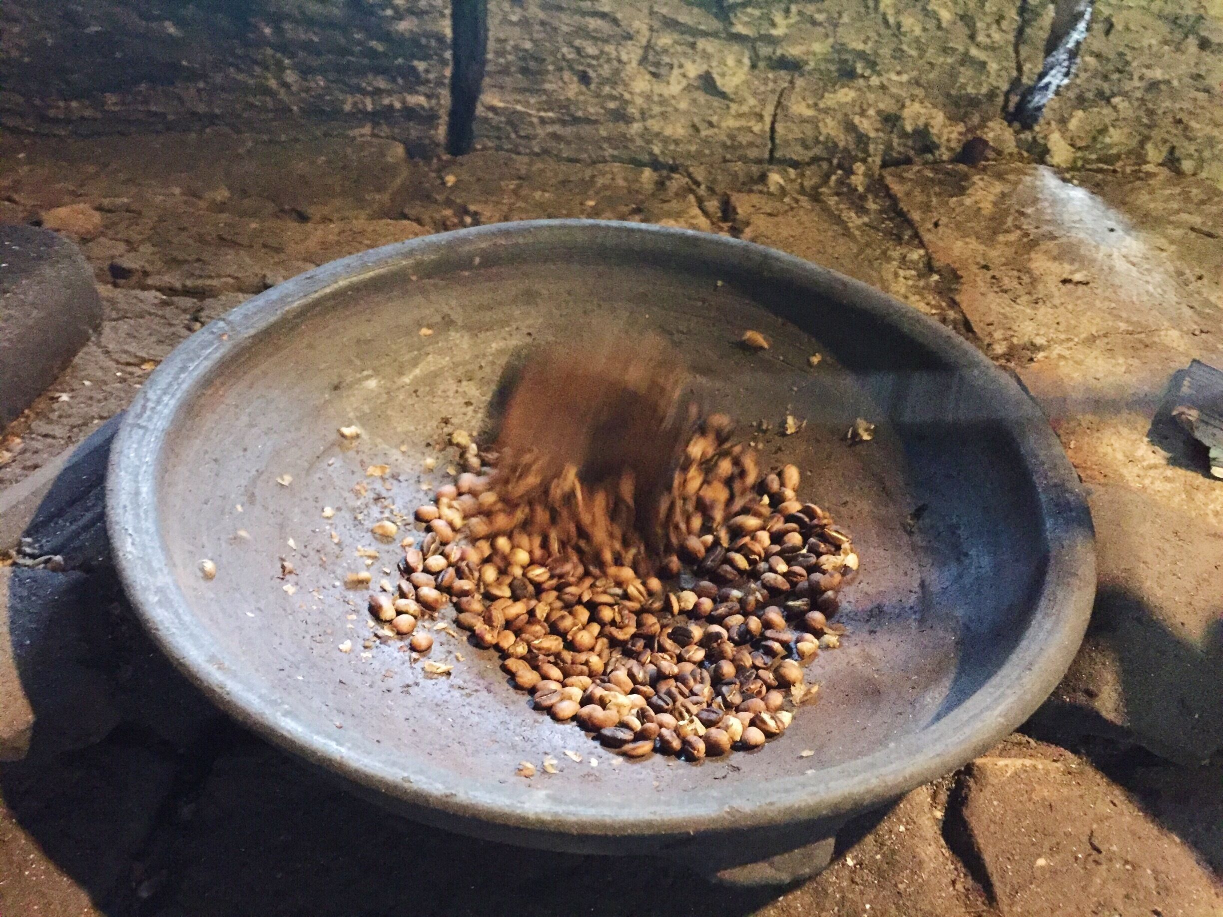 Have a go at roasting the worlds most expensive coffee bean, Kopi Luwak at Bali Pulina coffee plantation. #kopiluwak #balipulina #coffee