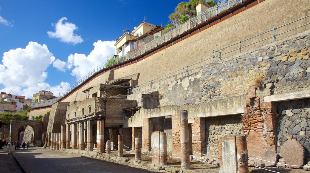 Ercolano showing heritage architecture, heritage elements and a ruin