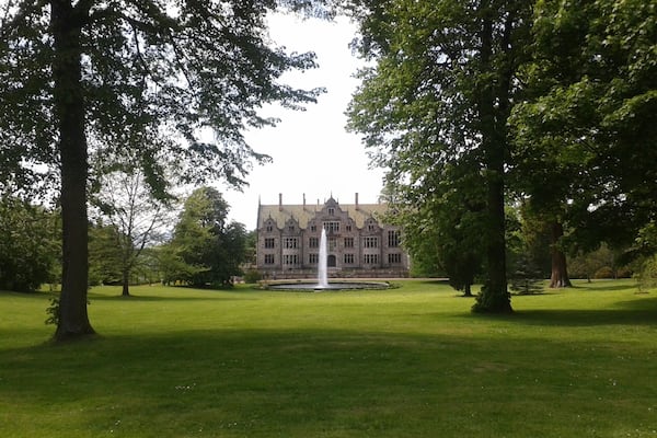 Schloss Altenstein is a charming castle with a nice park surrounding it. Entrance to the grounds is free!