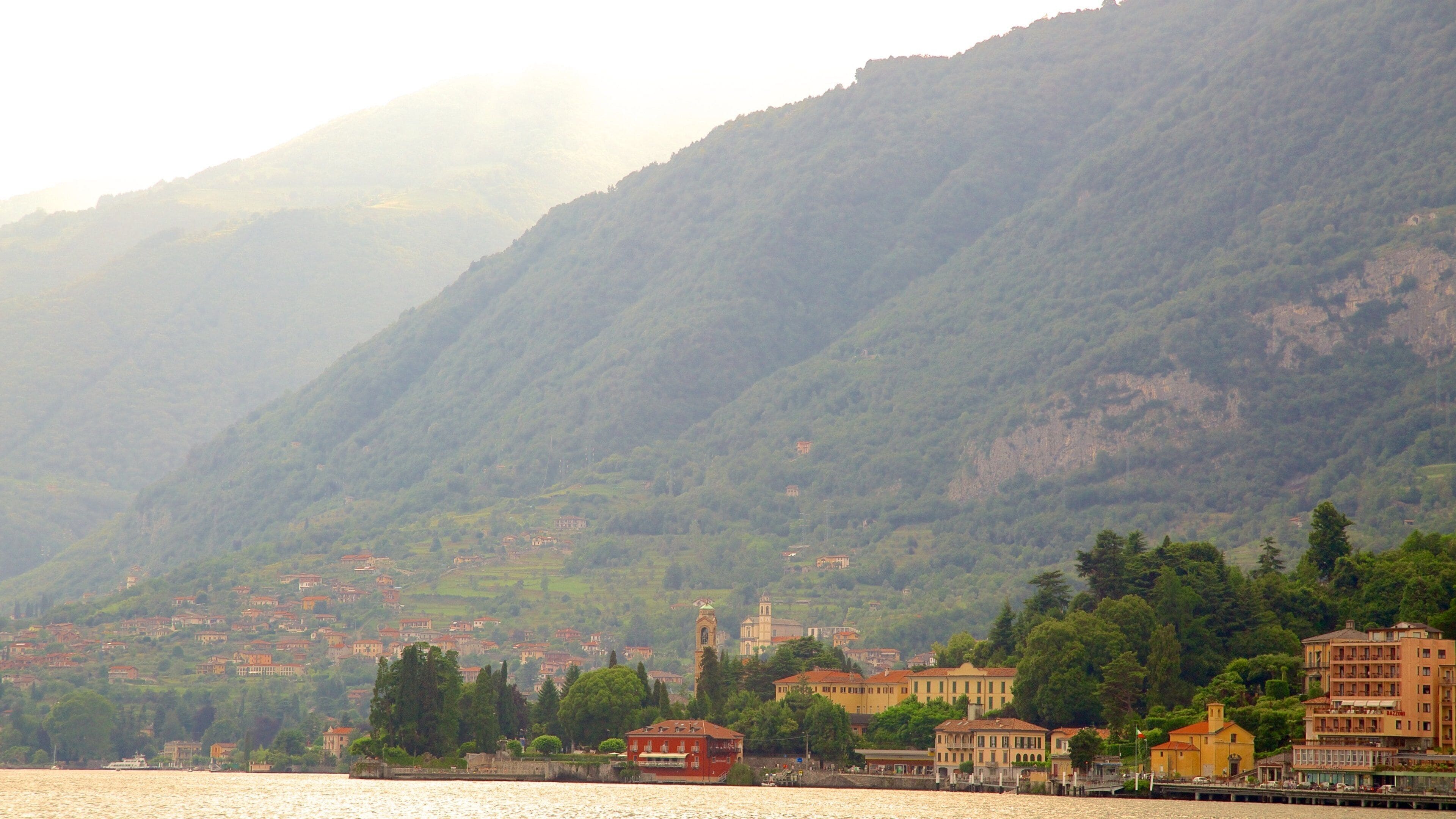 Tremezzo showing landscape views and general coastal views