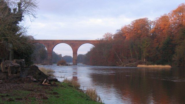 Wetheral Bridge Taken after flooding, note debris deposited by the river on the left bank.