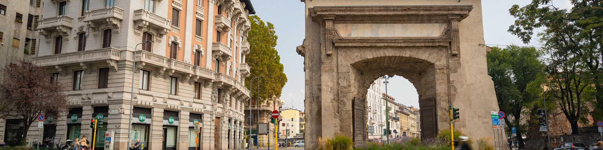 Porta Romana which includes heritage elements