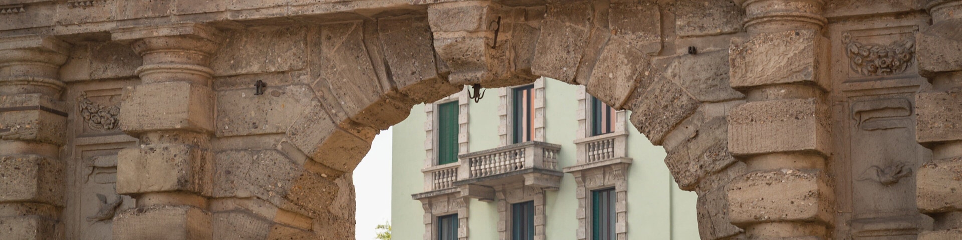 Porta Romana featuring heritage elements