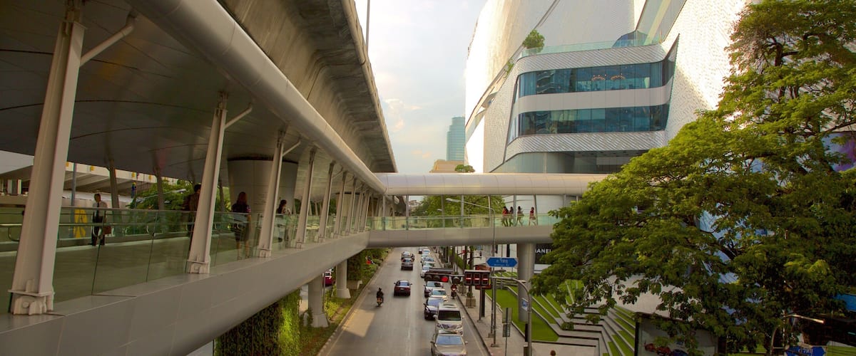 Sukhumvit mit einem Straßenszenen