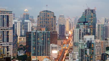 Sukhumvit showing cbd and night scenes