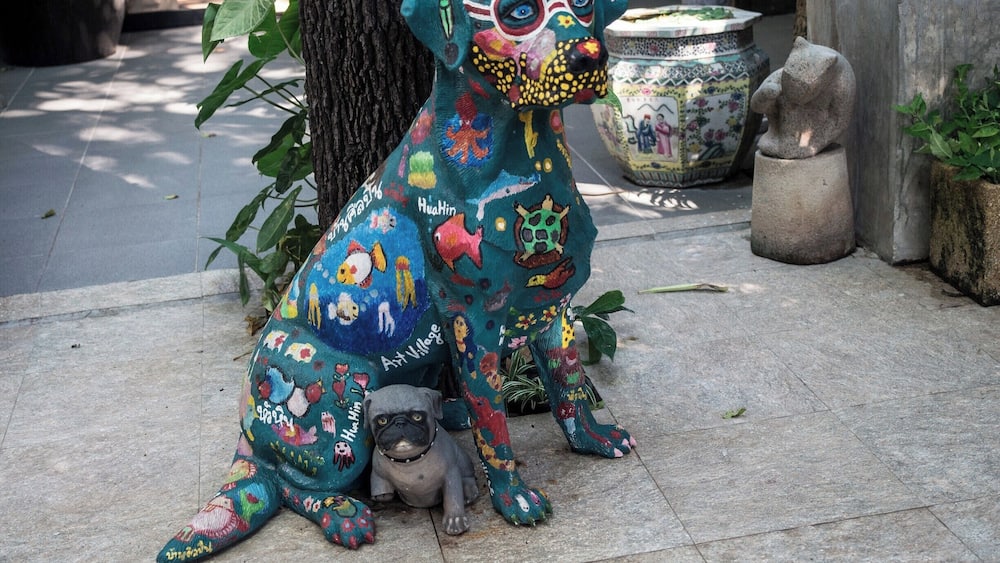 A lovely place to spend a quiet afternoon, watching local artists painting, crafting or sculpuring. There is also a lovely café with a nice view over a pond. Please do donate as there is no entrance fee