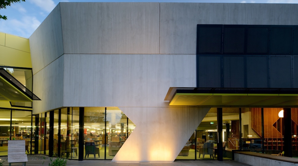 Murray Valley which includes night scenes