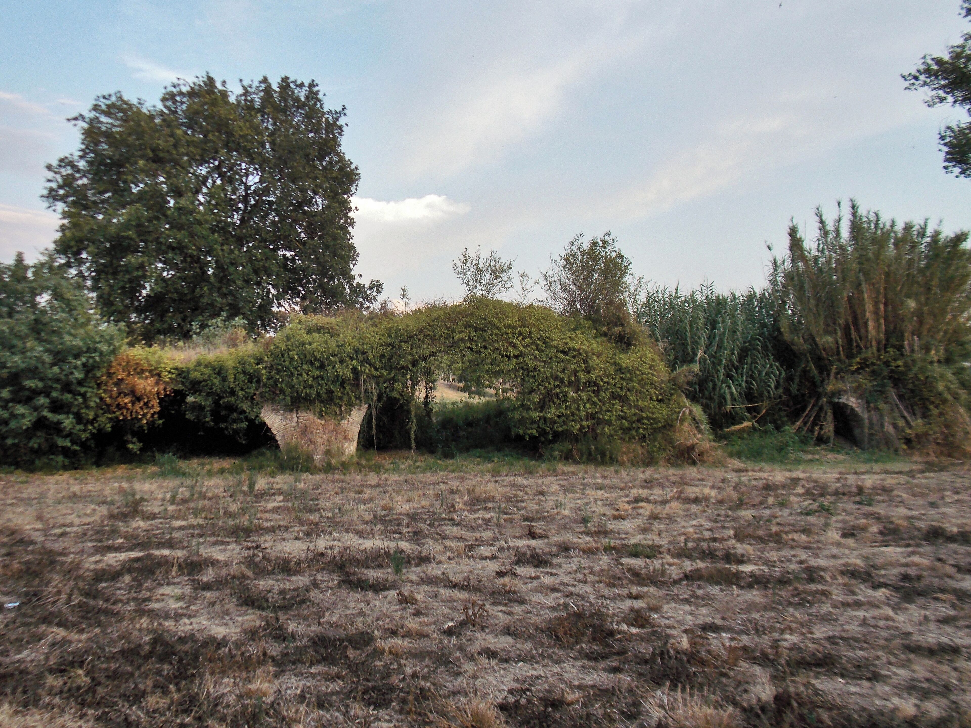 Il ponte delle Serretelle, forse un ponte dell'antica via Appia, presso Benevento