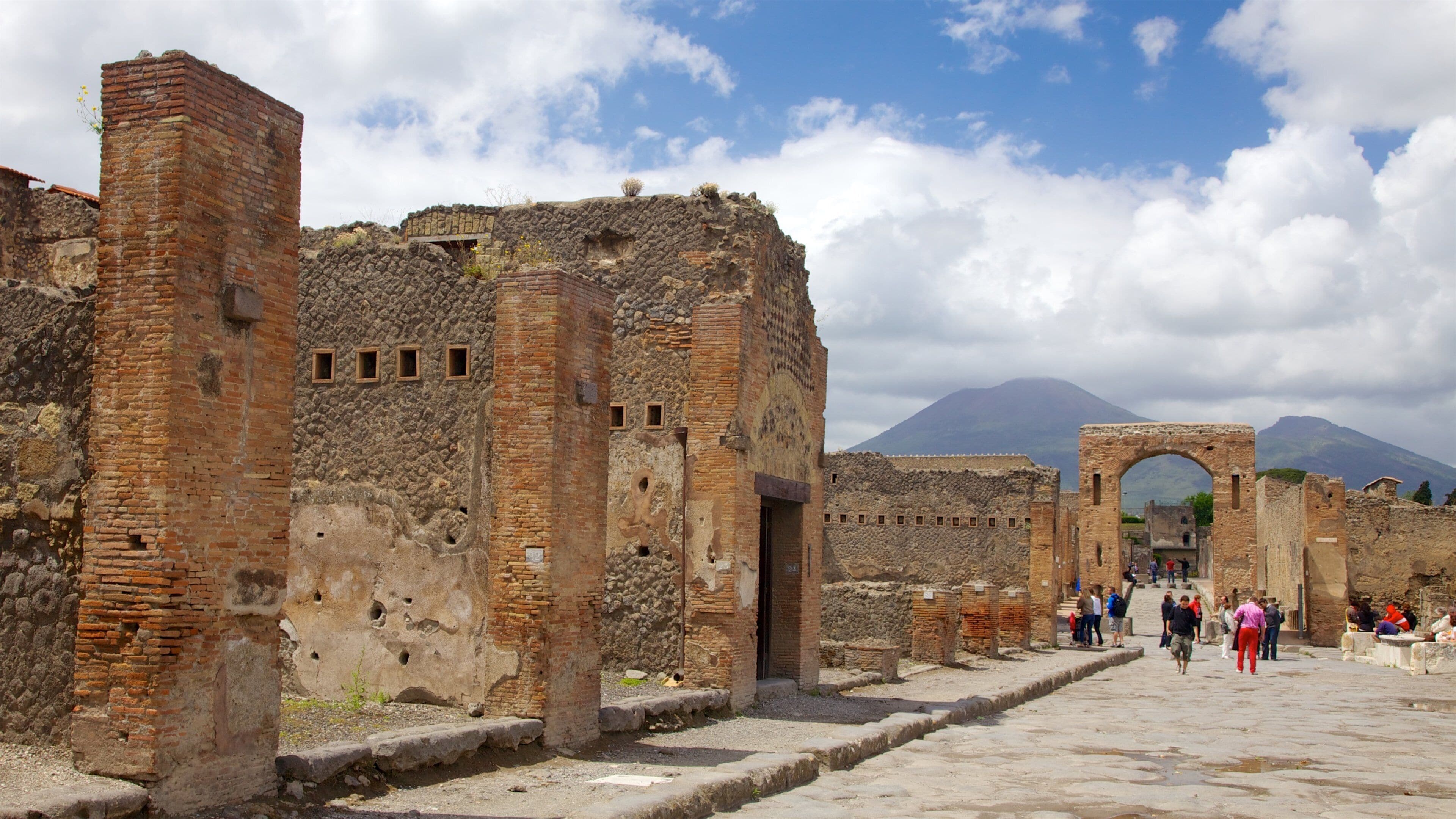 Pompei bevat historisch erfgoed, een ruïne en historische architectuur