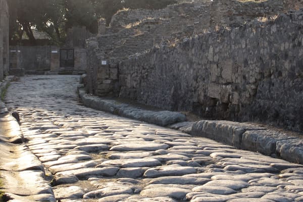 Vesuv – Pompeji welches beinhaltet Ruine und Geschichtliches