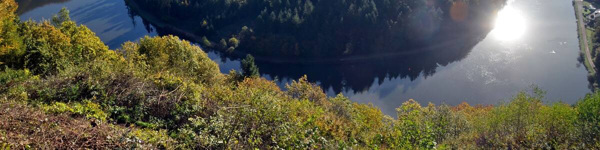 Fantastic view on the curvature of the Saarriver (called the "Saarschleife") with autumncolours near Mettlach and Orschholz