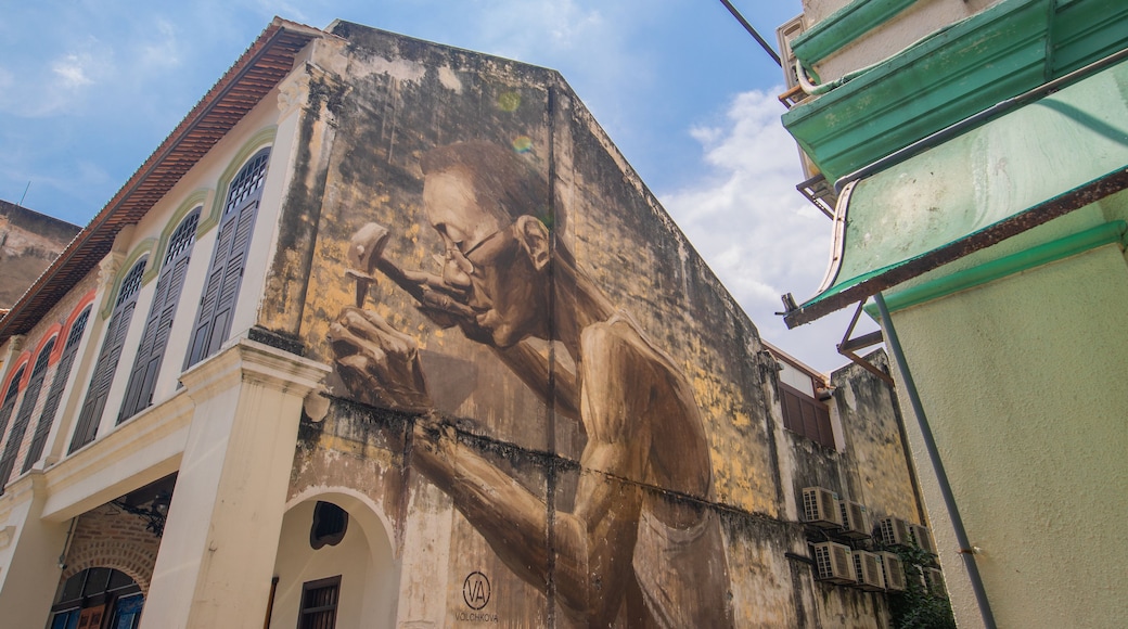 Chinatown which includes outdoor art