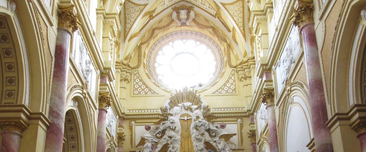 Zugang zur Sakristei und Darstellung des Pfingstwunders