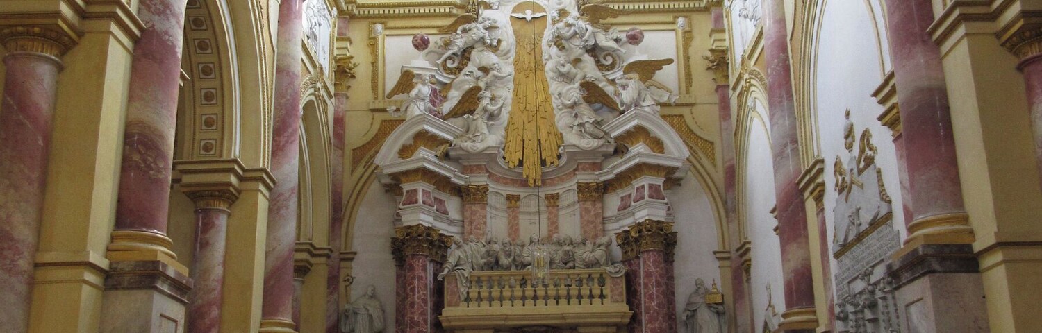 Zugang zur Sakristei und Darstellung des Pfingstwunders