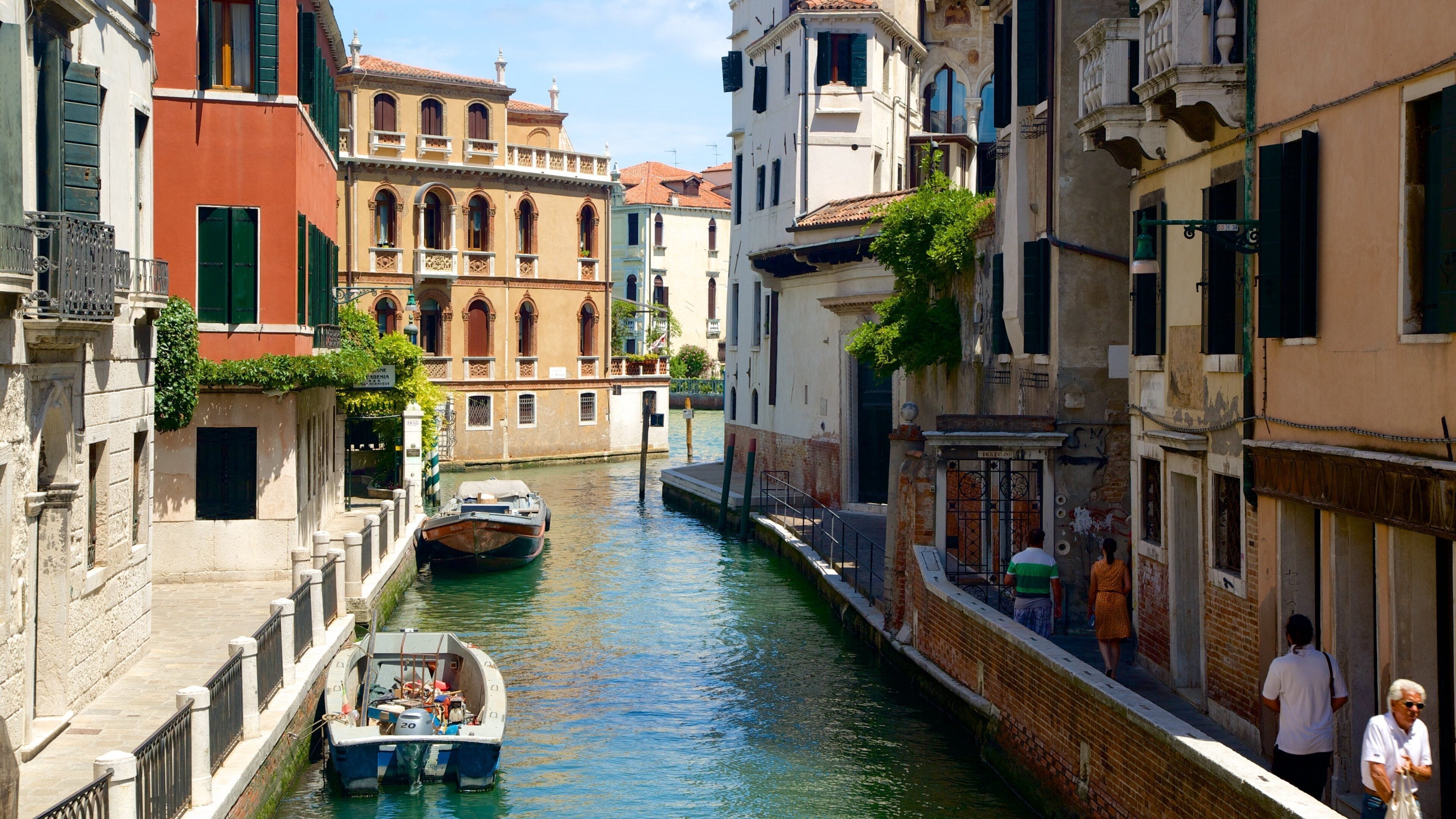 Dorsoduro which includes a river or creek