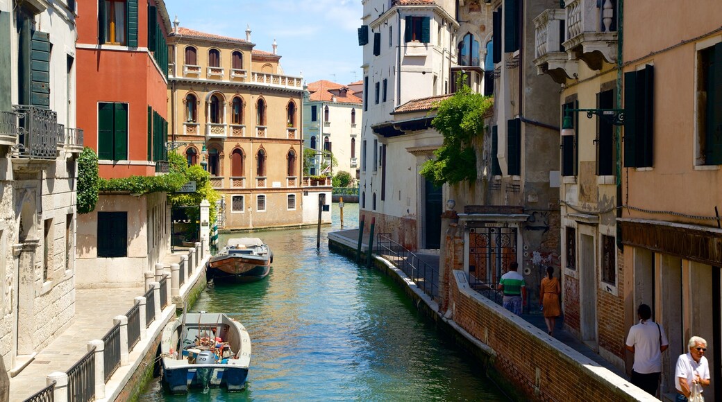 Dorsoduro which includes a river or creek