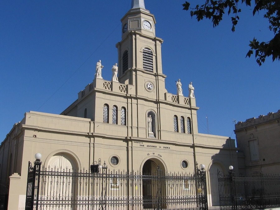 In many cities at South America you can find central plazas with beautiful churches and government houses