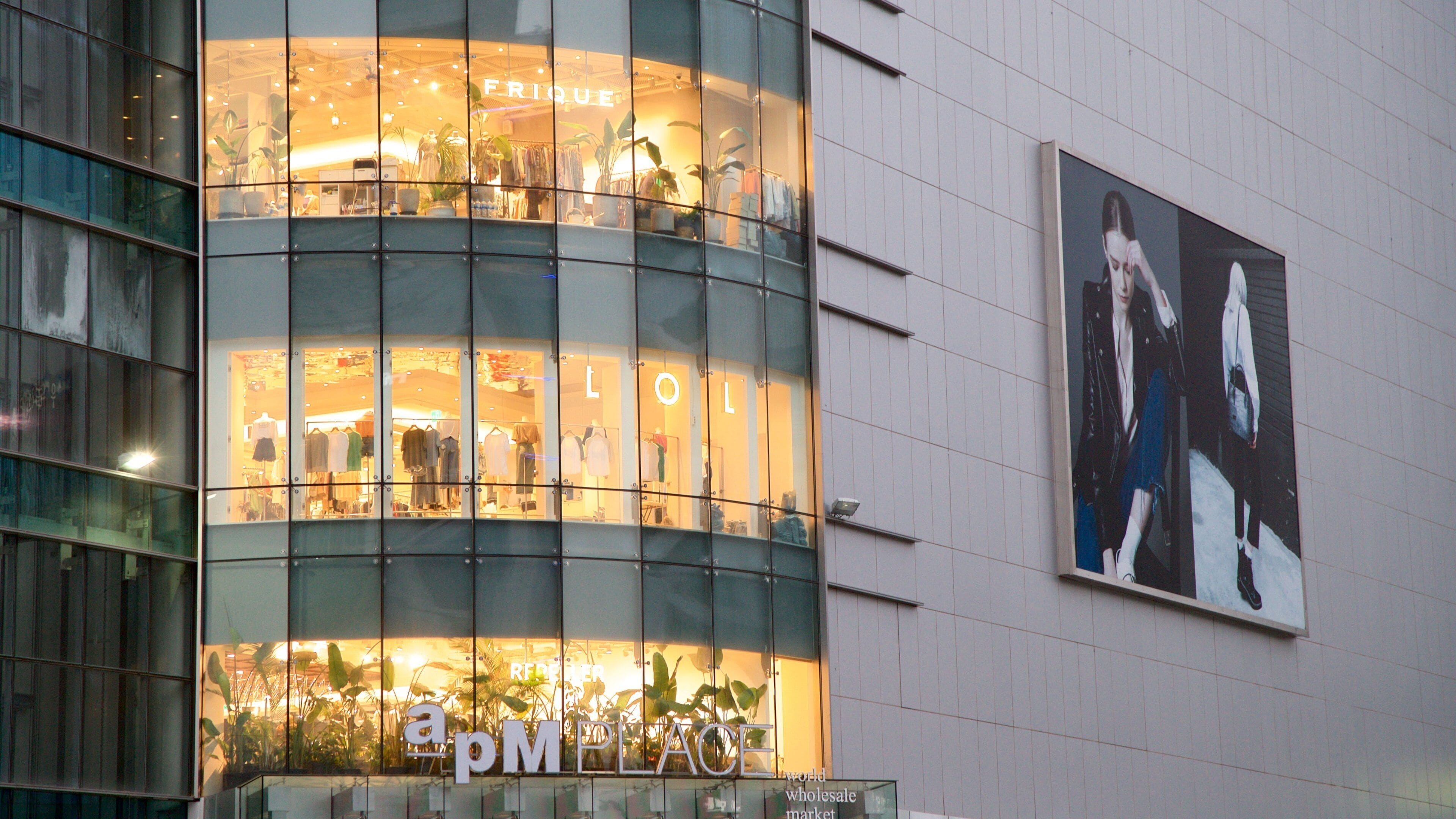 Jung-gu featuring a city and signage