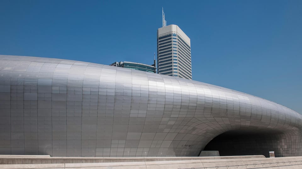 F1HJ6B The Dongdaemun history and culture park in the east part of Seoul, South Korea