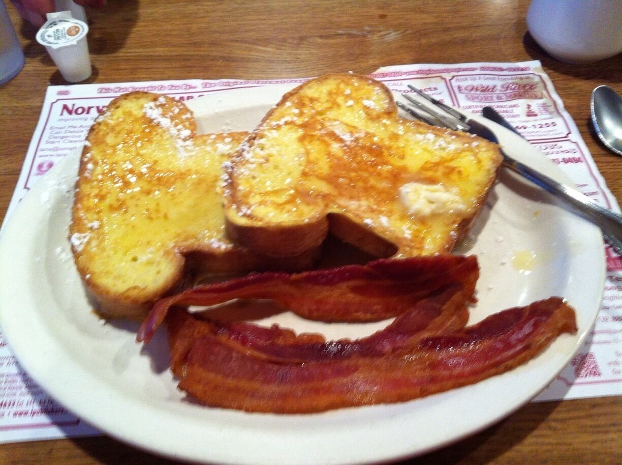 Homemade bread made into French toast + crisp bacon = yummy breakfast. 