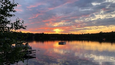 A small and tranquil lake in the middle of a wildlife preserve. Drive slowly on the roads to spot families of deer, hawks, and eagles. Motorboats are allowed, but it's ideal for paddling, canoes, and kayaks. #LifeAtExpedia