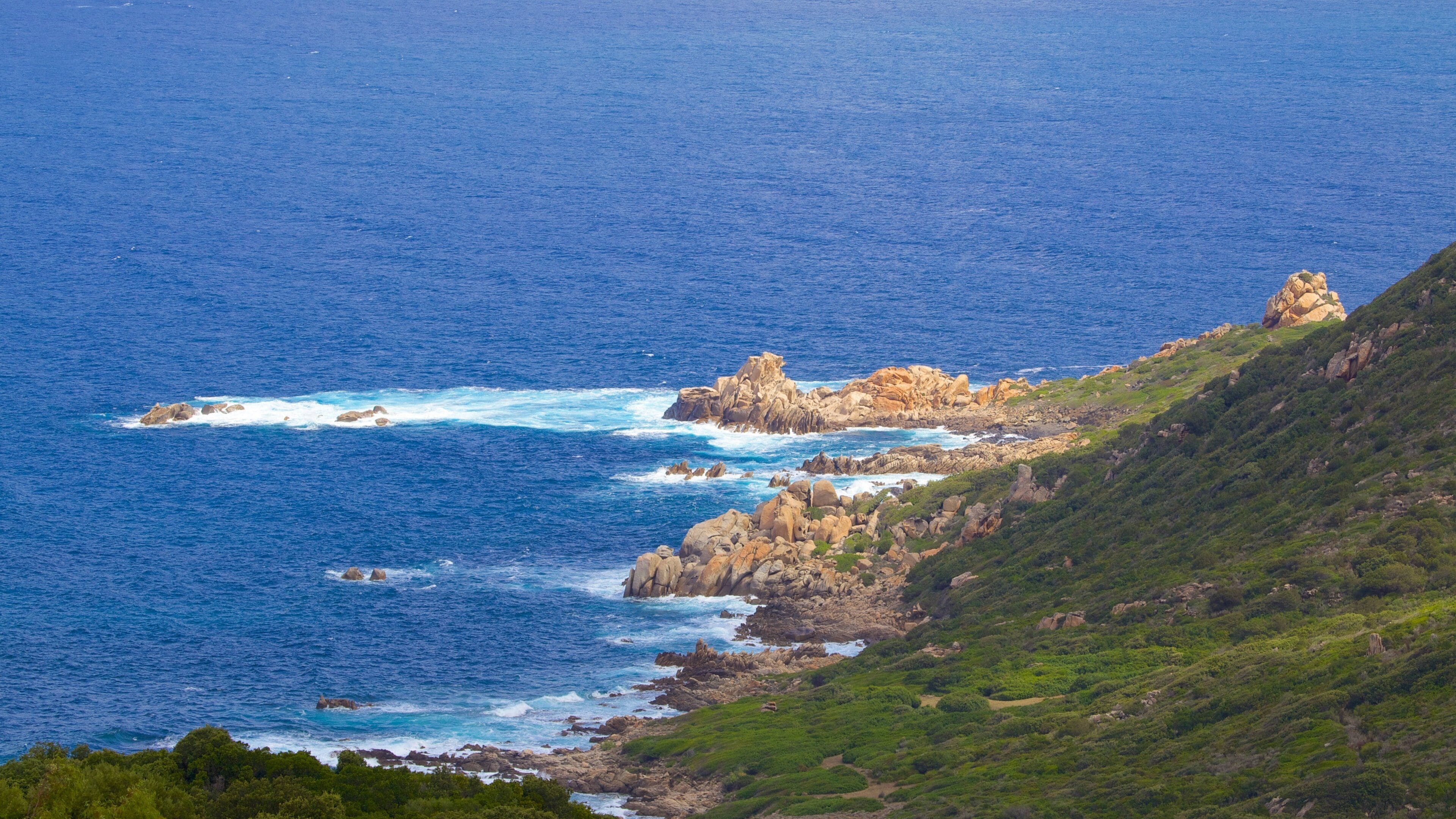 Corse-du-Sud which includes rocky coastline