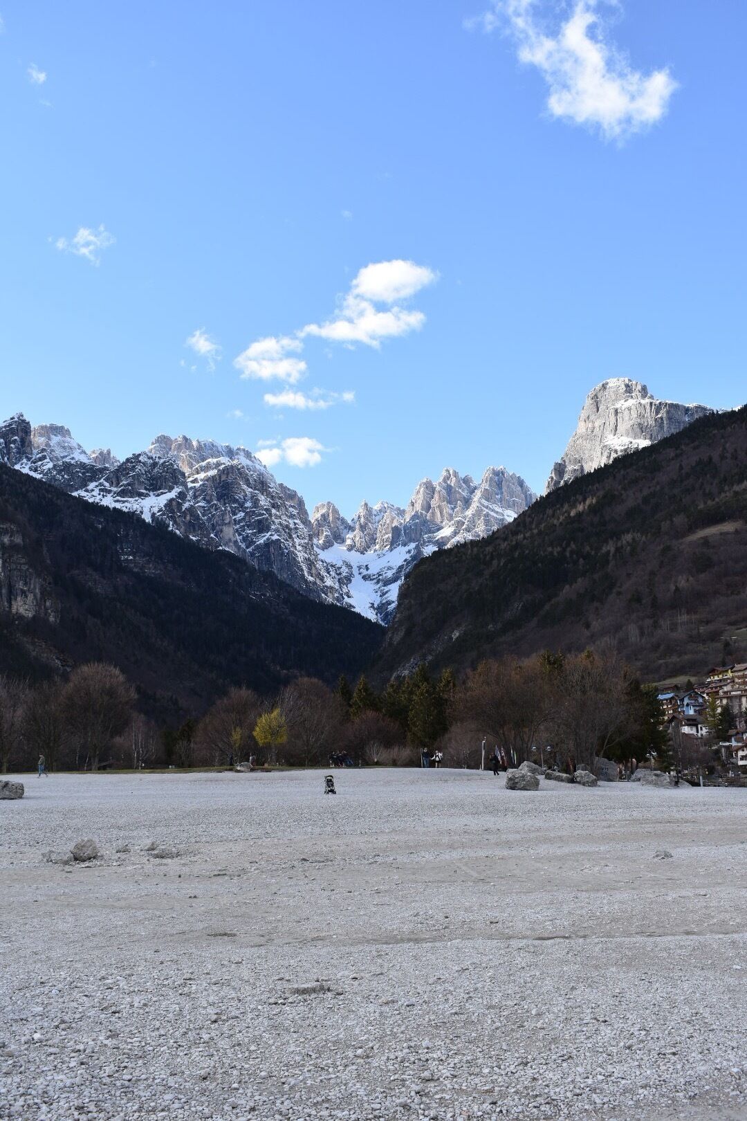 #nature #lake #mountain #naturephotography #brautifuldestinatio #Italy #landscape #snow #sun