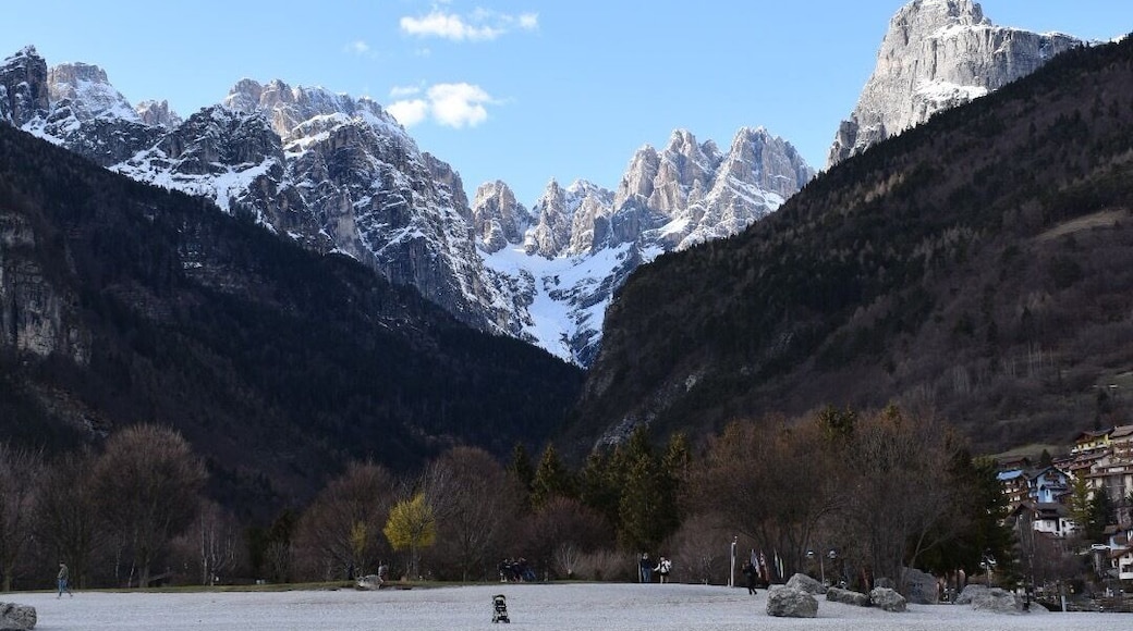 #nature #lake #mountain #naturephotography #brautifuldestinatio #Italy #landscape #snow #sun